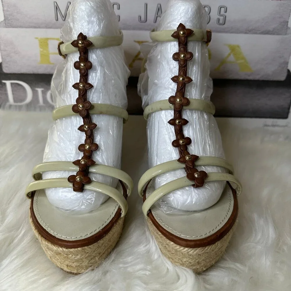 ❌SOLD❌Authentic Louis Vuitton Cream & Brown Leather/Enamel Flower Wedge Sandals - Picture 2 of 16